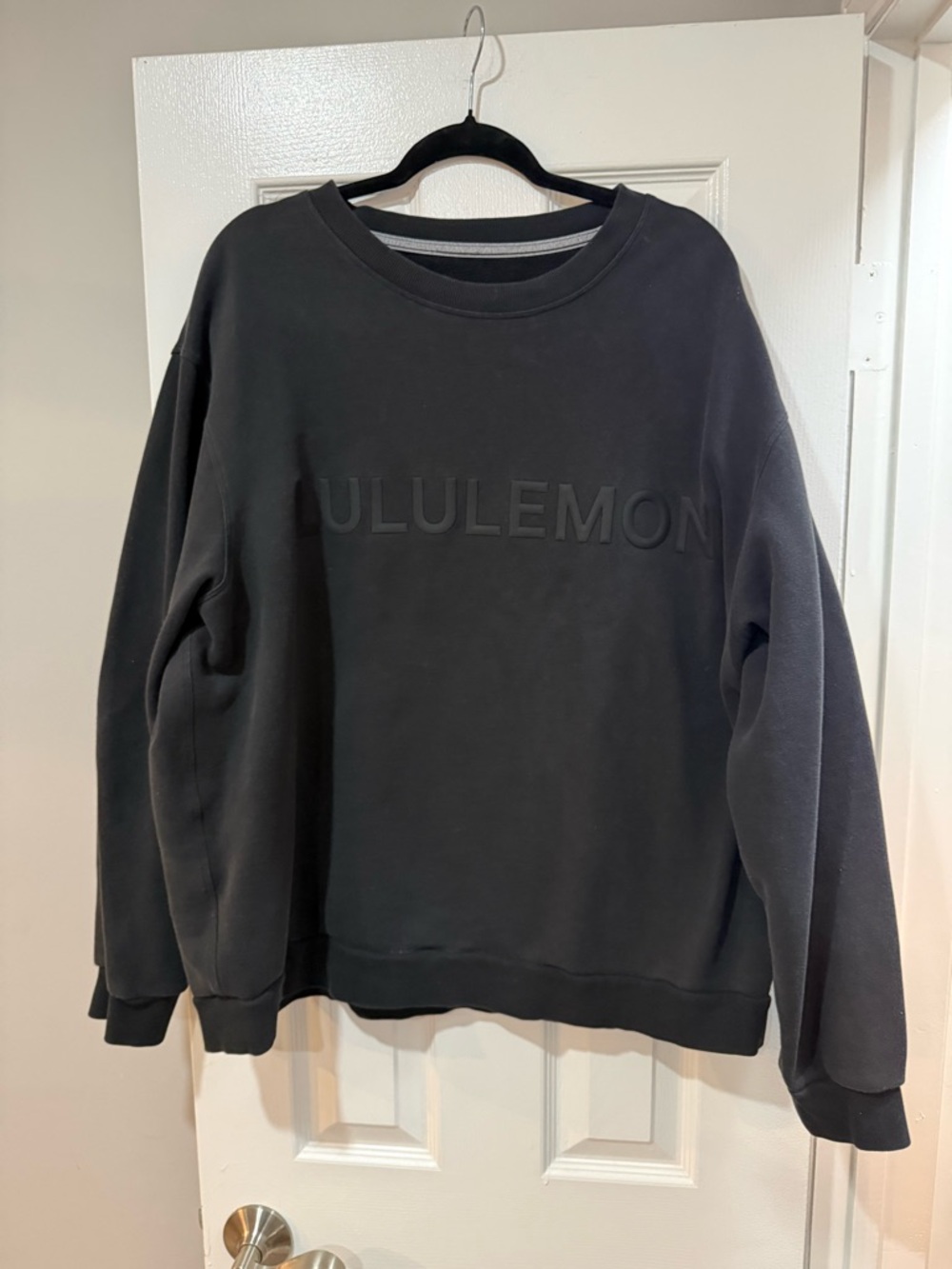 Lululemon black sweatshirt